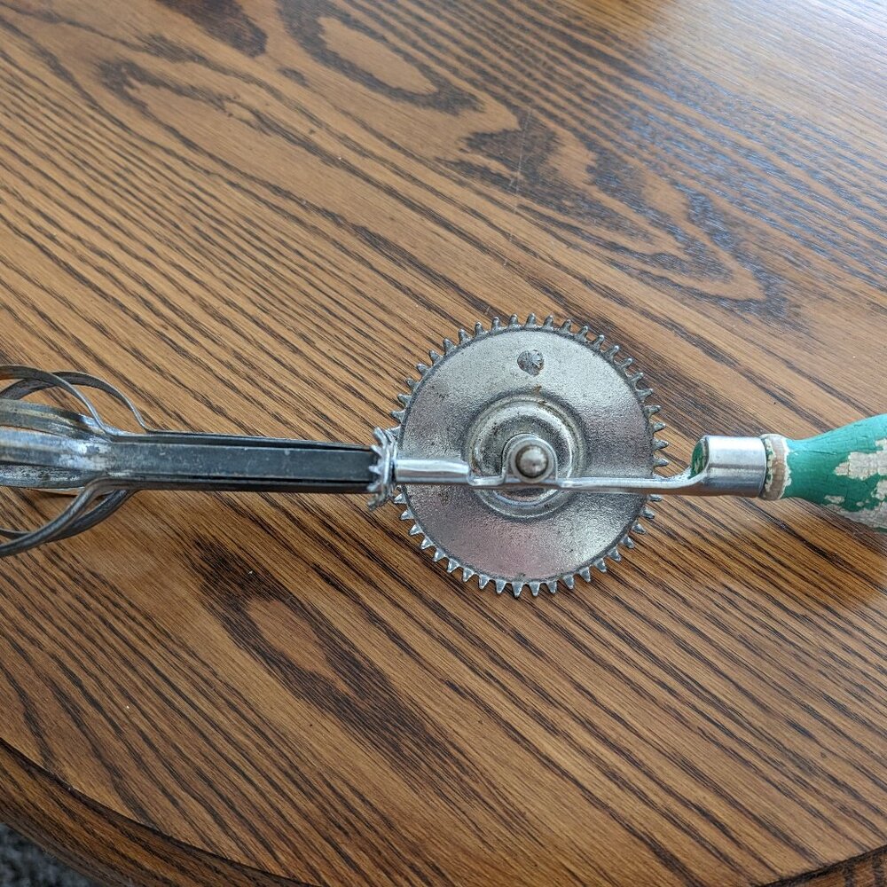 1923 Collectible Vintage Hand Egg Beater Mixer Green Wood Handle